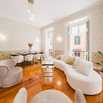 Luxury 5br Castle Views In Heartoflisbon Апартаменти