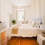 Luxury 5br Castle Views In Heartoflisbon Апартаменти *