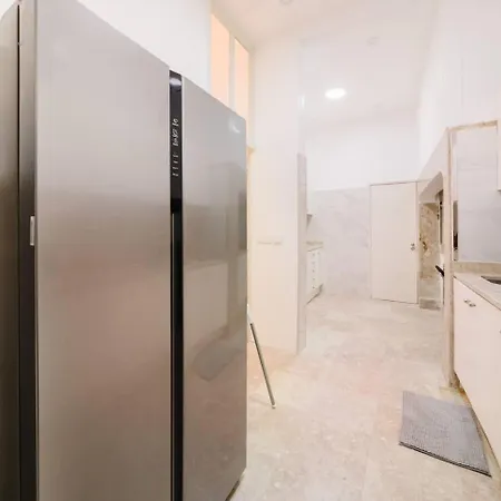 Luxury 5Br Apt Central Lisbon, Castle Views Wac Appartamento