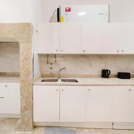 Luxury 5Br Apt Central Lisbon, Castle Views Wac