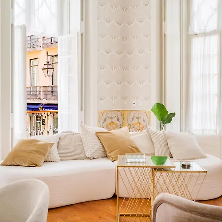 Luxury 5Br Apt Central Lisbon, Castle Views Wac Appartamento