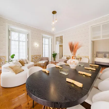 Luxury 5Br Apt Central Lisbon, Castle Views Wac Appartamento *