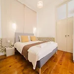 Luxury 5br Castle Views In Heartoflisbon 리스본