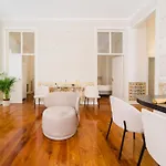 Luxury 5br Castle Views In Heartoflisbon 리스본