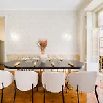 아파트 Luxury 5br Castle Views In Heartoflisbon *
