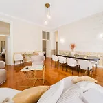 Luxury 5br Castle Views In Heartoflisbon 아파트 리스본