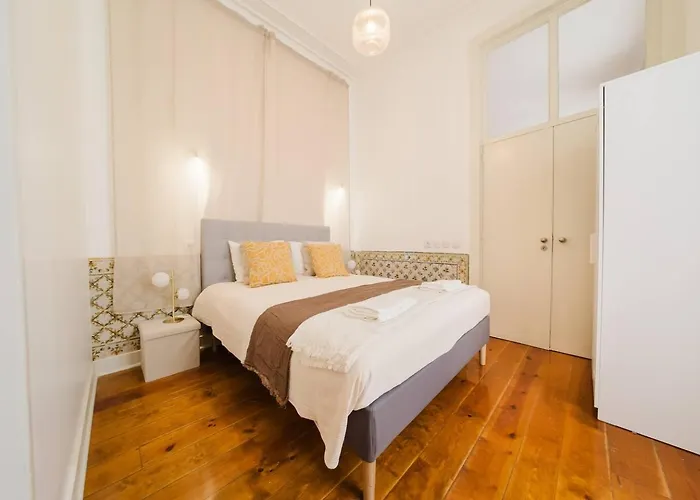 Luxury 5br Castle Views In Heartoflisbon Lisboa