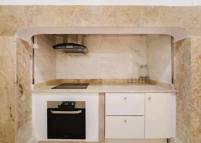 Luxury 5br Castle Views In Heartoflisbon *