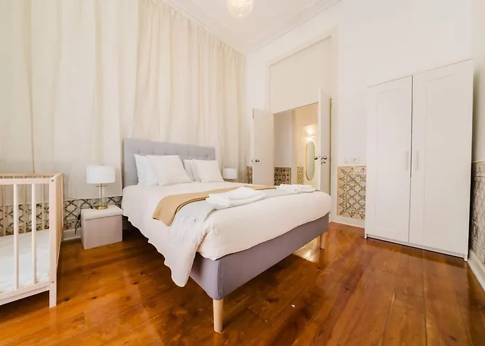 شقة Luxury 5br Castle Views In Heartoflisbon *