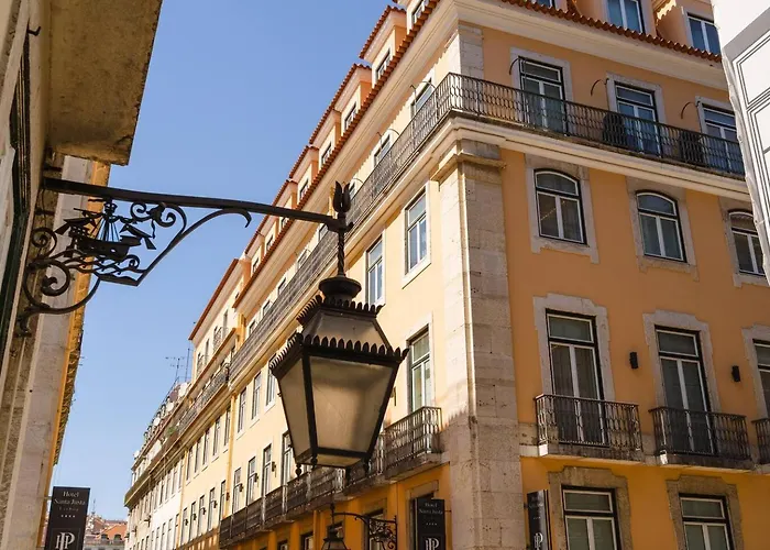 Luxury 5br Castle Views In Heartoflisbon Lisboa