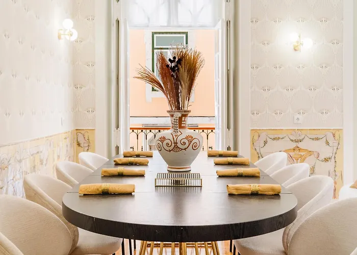 Luxury 5br Castle Views In Heartoflisbon Lisboa