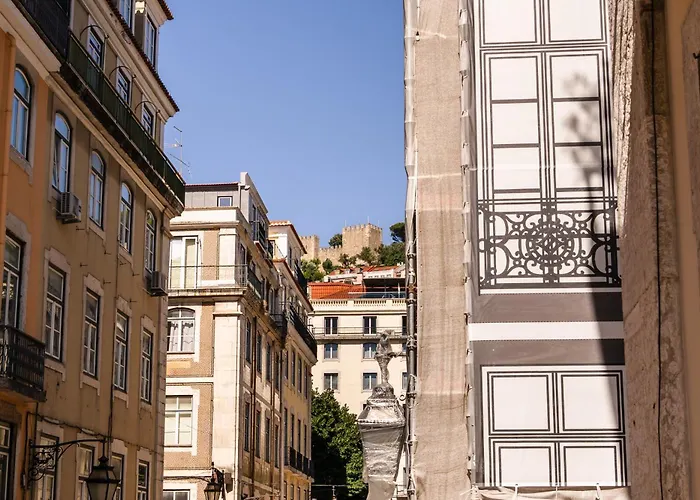 Luxury 5br Castle Views In Heartoflisbon Lisboa